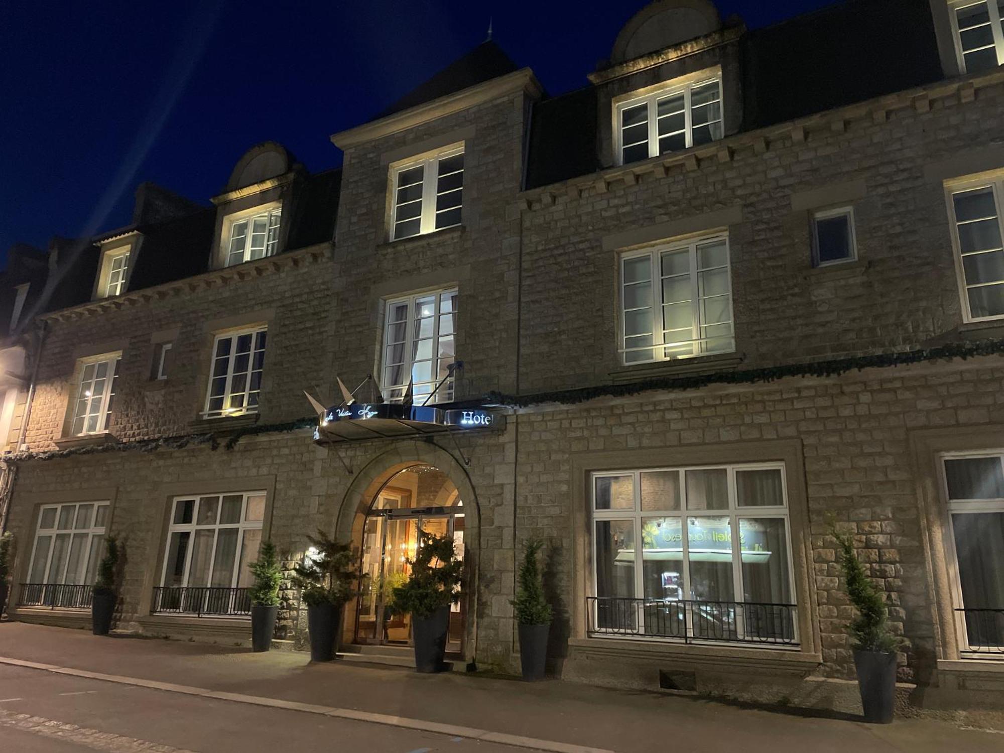 Hotel Victor Hugo Pontorson Exterior foto